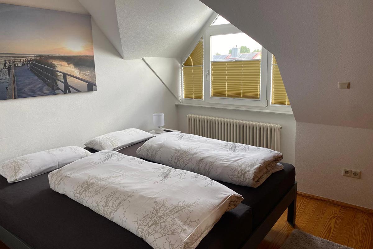 Blick in ein Schlafzimmer der Ferienwohnung der Familie Malmer in Bad Buchau